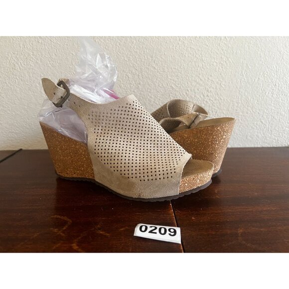 Marina Luna Comfort Wedge Sandals Platform Womens Sz 8/Eu38 Beige Suede Leather - Picture 1 of 11